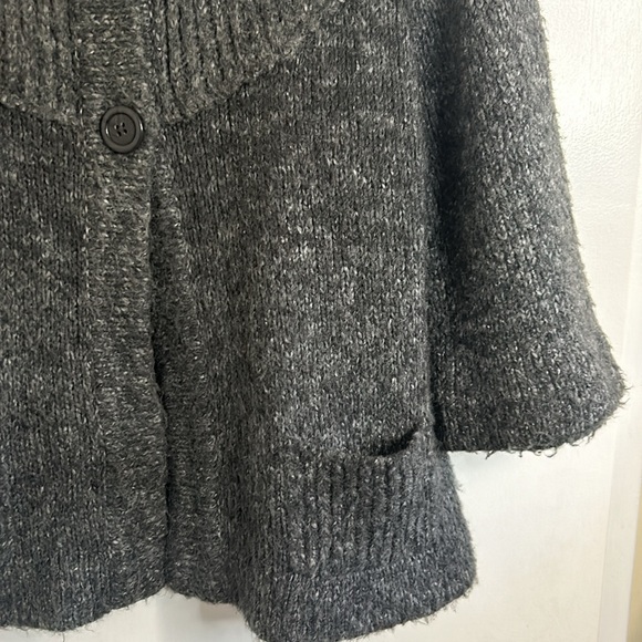 Carducci VGUC beautiful 3 button cardi, Acrylic - Picture 6 of 14
